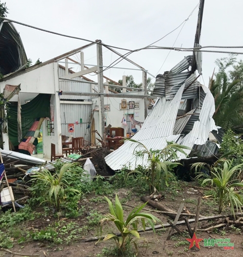Cập nhật bão số 1: Mưa lớn kéo dài làm ngập đường, tốc mái nhiều căn nhà ở tỉnh Kiên Giang 